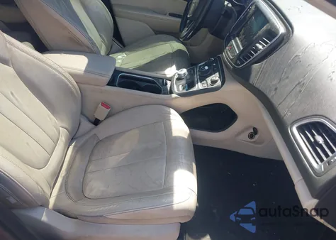 2016 Chrysler 200 C z USA, uszkodzony, nr VIN 1C3CCCCB9GN135384